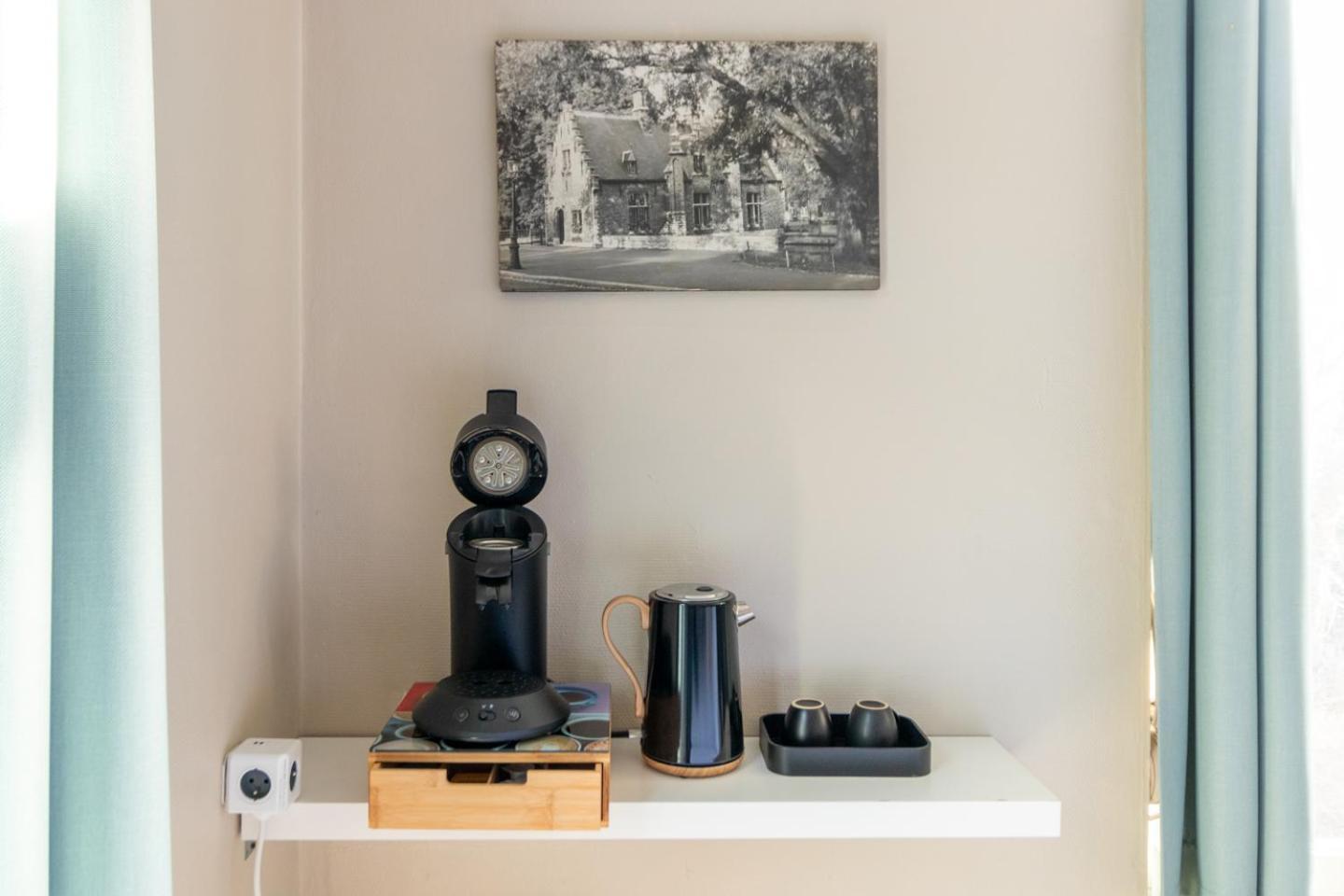 Hotel Entree - Canal View บรูจส์ ภายนอก รูปภาพ