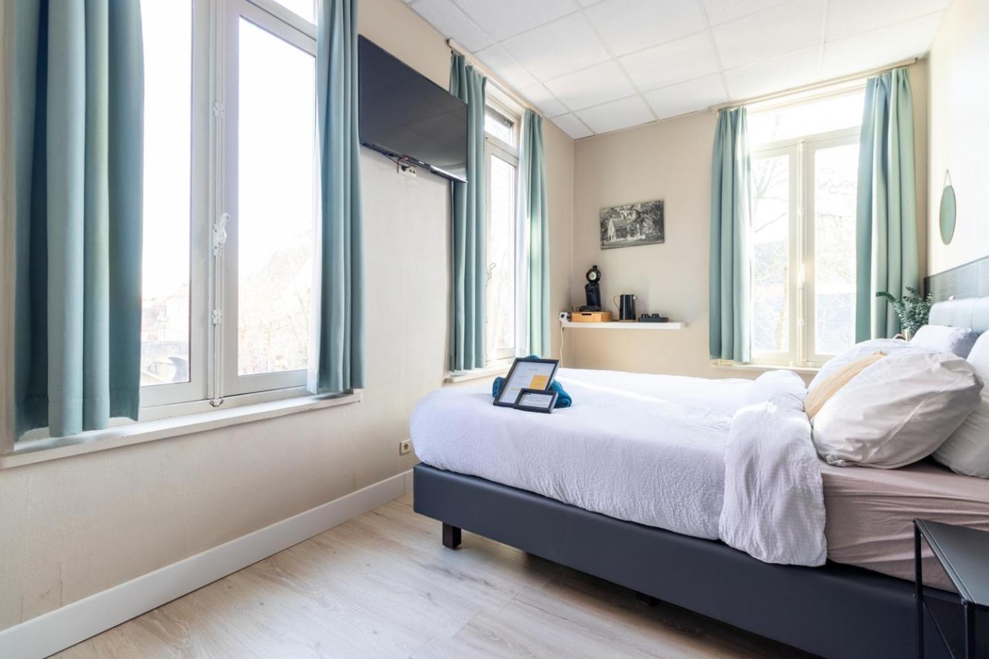 Hotel Entree - Canal View บรูจส์ ภายนอก รูปภาพ