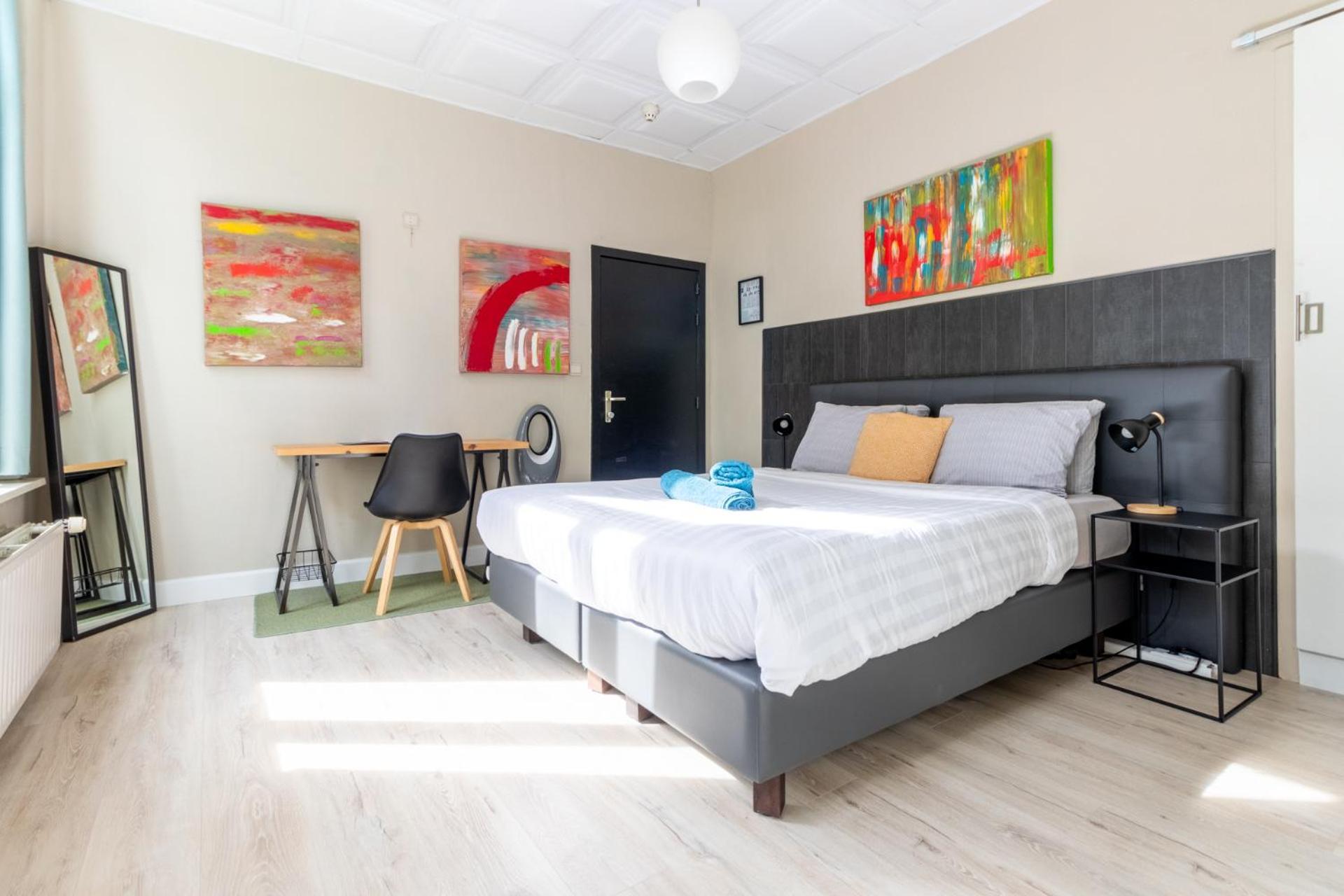Hotel Entree - Canal View บรูจส์ ภายนอก รูปภาพ